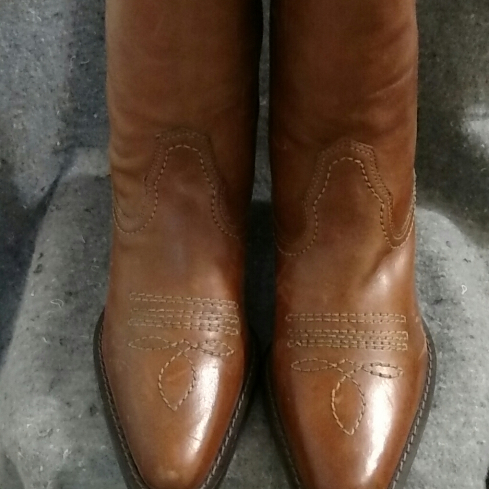 Boots - Picture 2 of 5